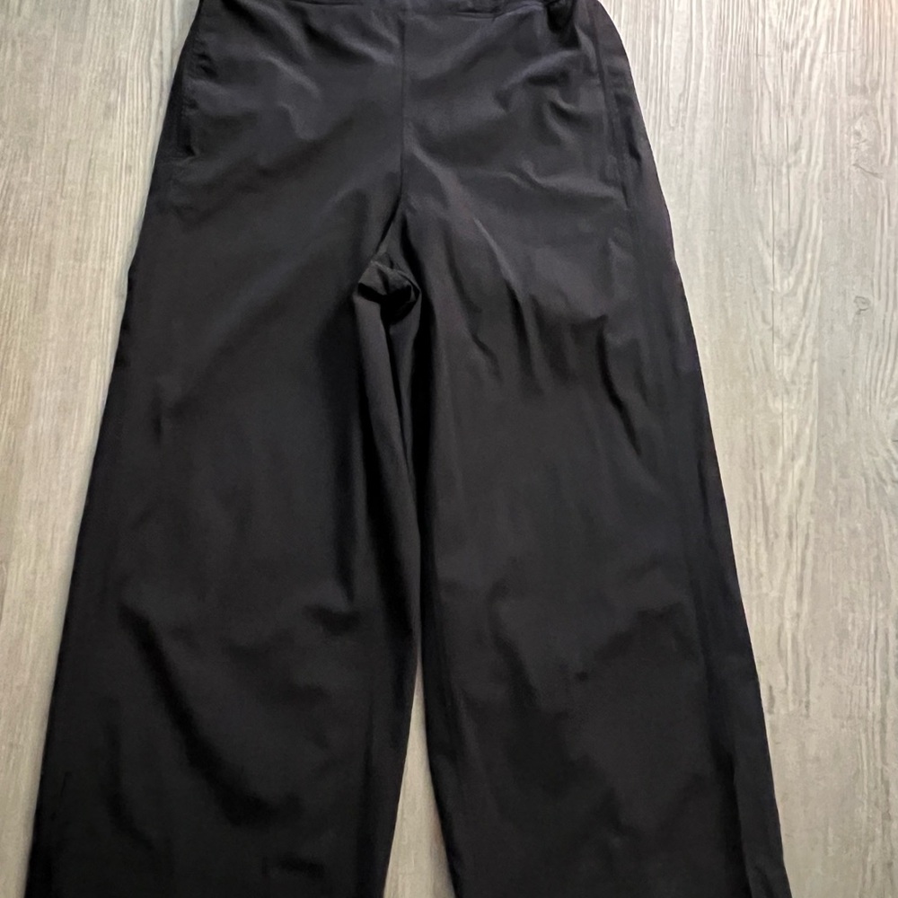 Wide Leg Black Women's Pants, size S, inseam 25-25.5